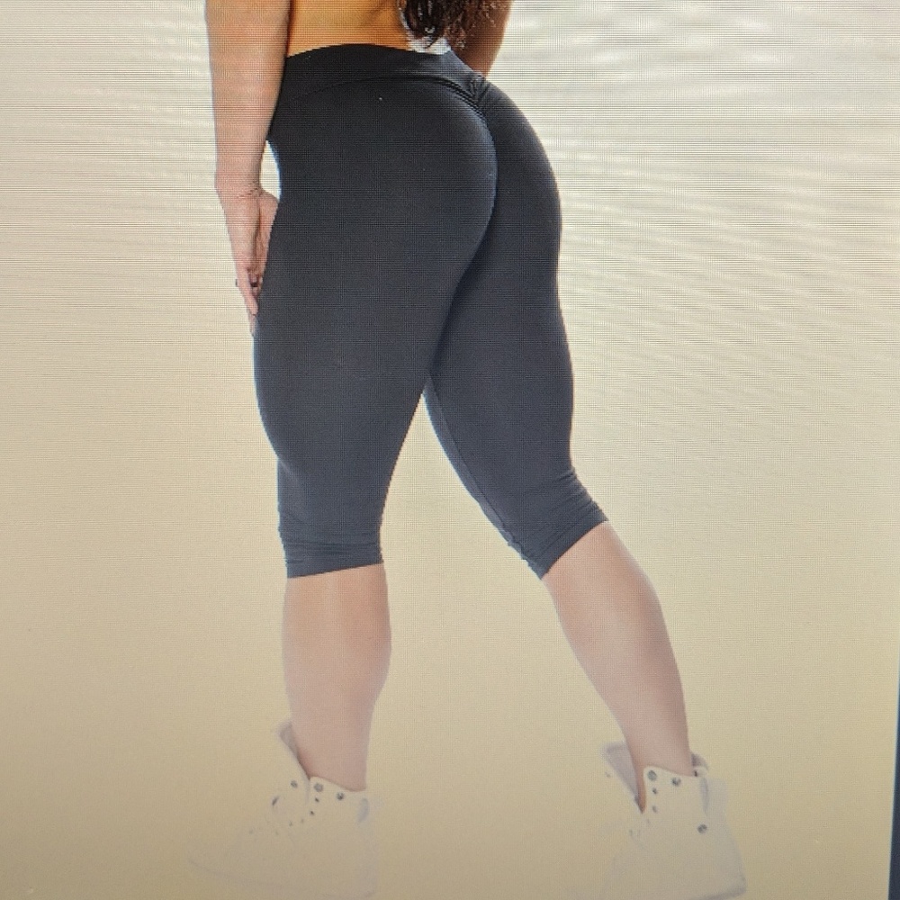 Booty scrunch legging capris